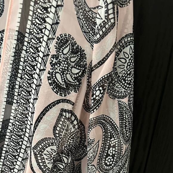 Boston Proper NWOT Sheer Pink Black White Blouse absolutely Gorgeous Size Small - Picture 2 of 6